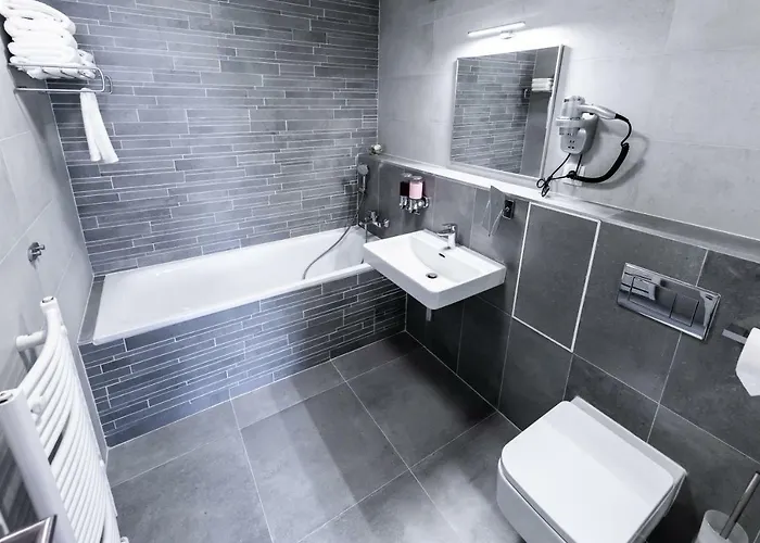 Than Nocľah s raňajkami 4*