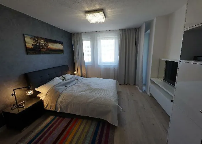 Than Nocľah s raňajkami