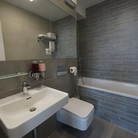 Than Bed & Breakfast 4*