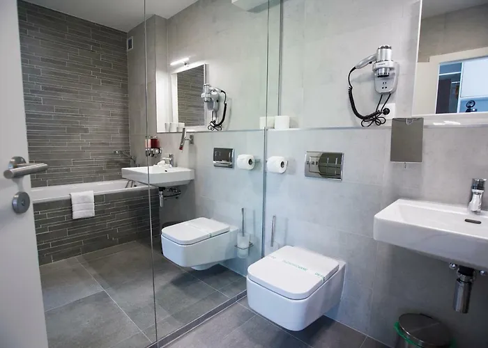 Couette-café Than 4*